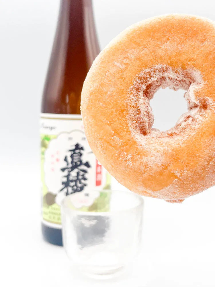 「佐渡日本酒ドーナツ(単品)」真稜を楽しむ日本酒風味のしっとりドーナツ